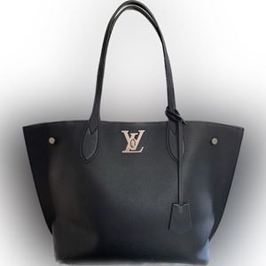 💯 Authentic Louis Vuitton calfskin lock me tote